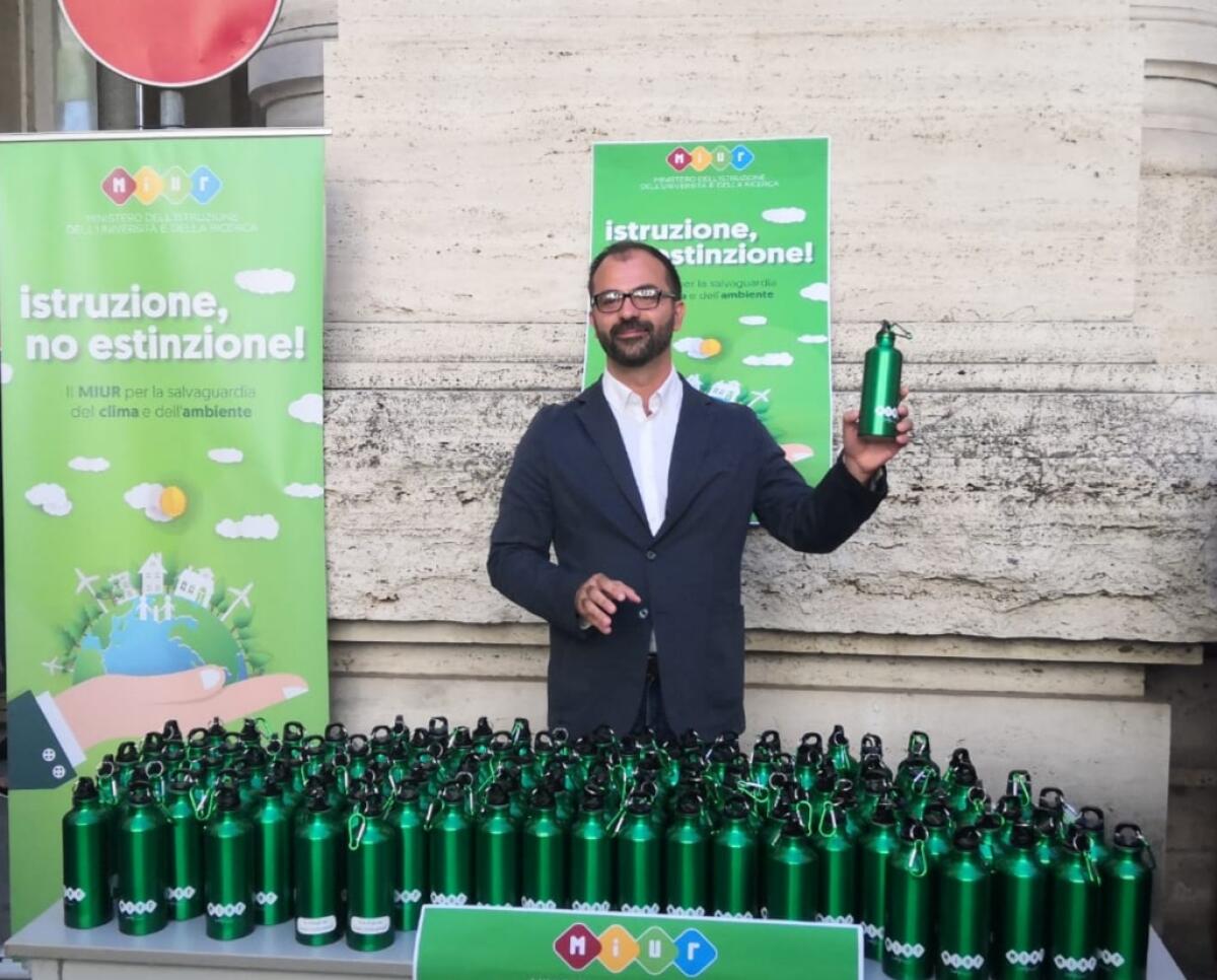 Scuola, Fioramonti (FacciamoECO): Italia paese leader nell'istituire l'educazione civica ambientale - 