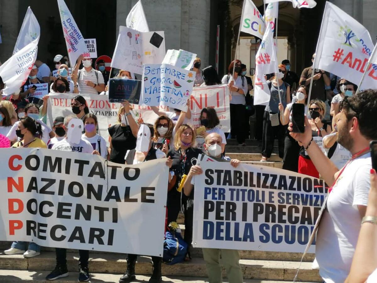Arcangeli: "La scuola deve procedere unita, e la difesa dei precari, degli immobilizzati e degli ingabbiati, e di tanti altri che sono in attesa di veder riconosciuti i loro legittimi diritti dev'essere avvertita come una causa comune" -