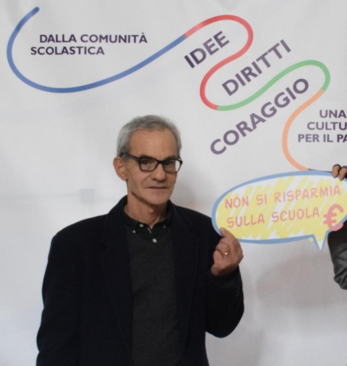 Carlo Giuffrè (Responsabile UIL Scuola RUA Lombardia): "Emergenza piccole scuole, valutare le scuole dei piccoli comuni come situazioni straordinarie" - 