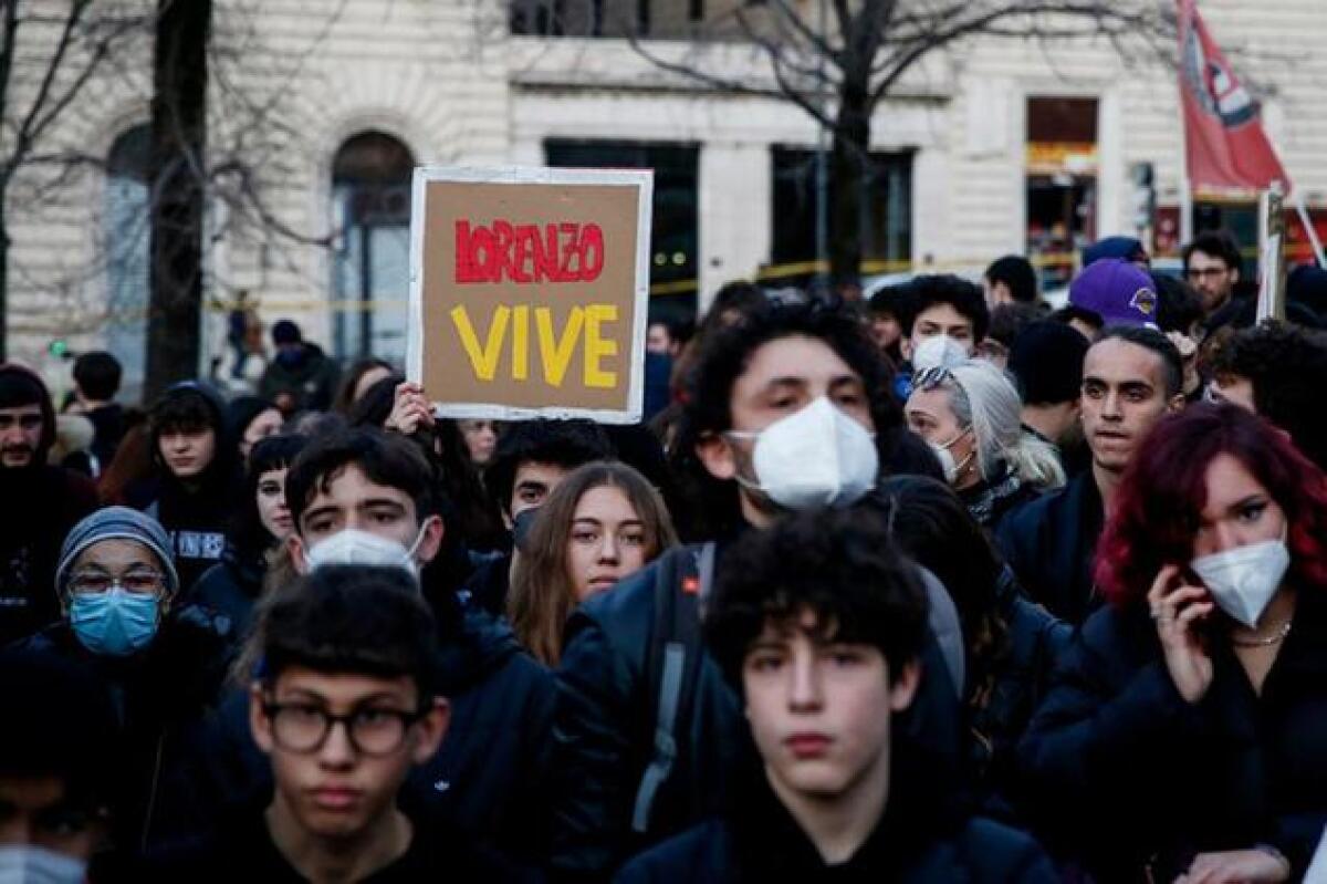 Lorenzo Parelli, vittima di una mala scuola che l'ha mandato a morire -