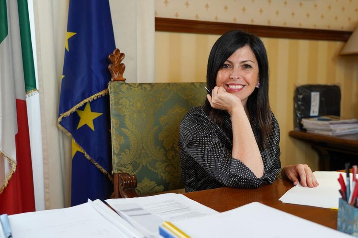Barbara Floridia, capo-gruppo del M5S al Senato: "Una delle cose peggiori che si possa fare è mettere la scuola al centro di una battaglia ideologica" - 