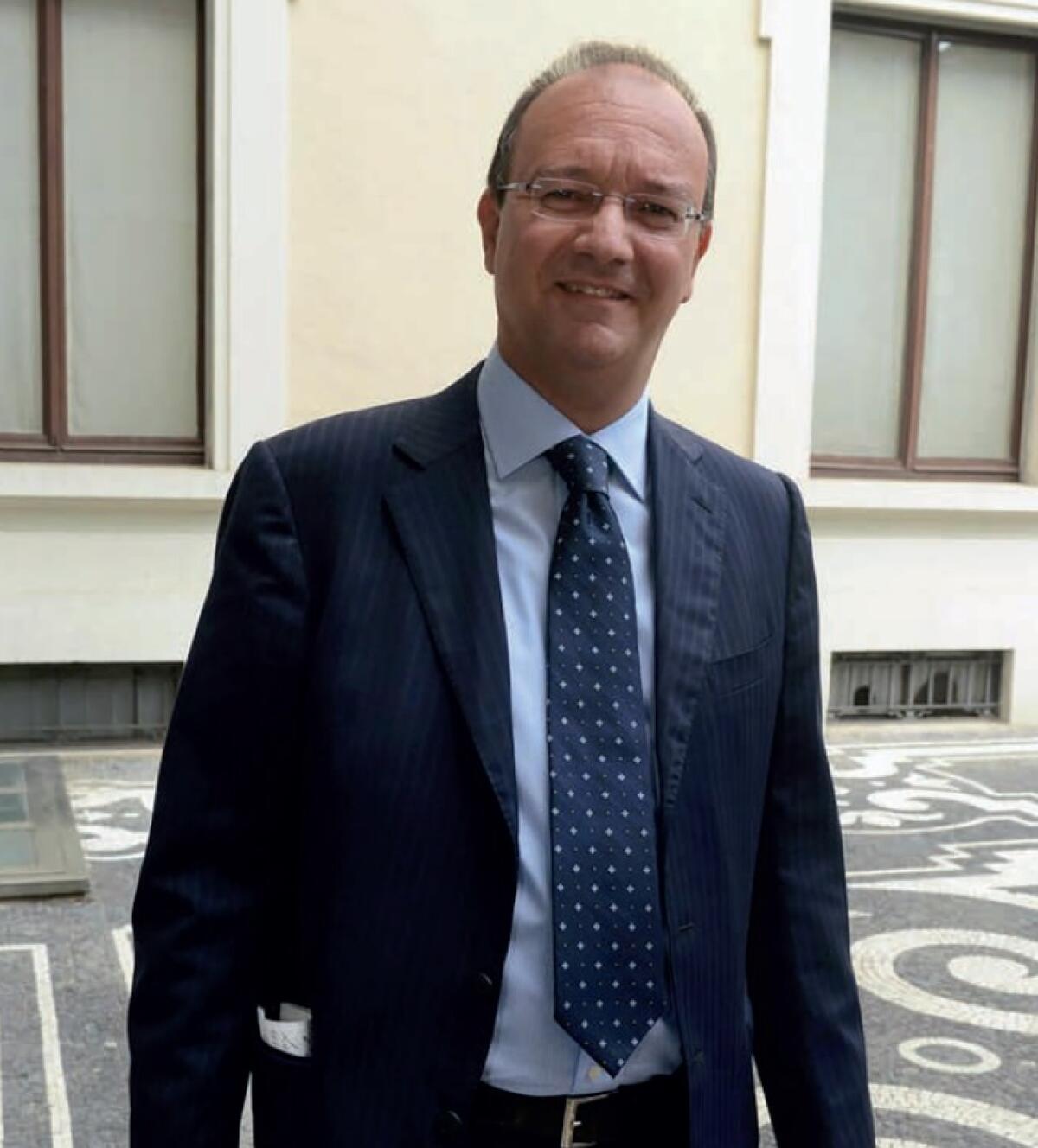 Stop ai cellulari in classe: circolare del Ministero inviata alle scuole. Valditara: “Tuteliamo l’apprendimento dei ragazzi e il rispetto per i docenti” - 