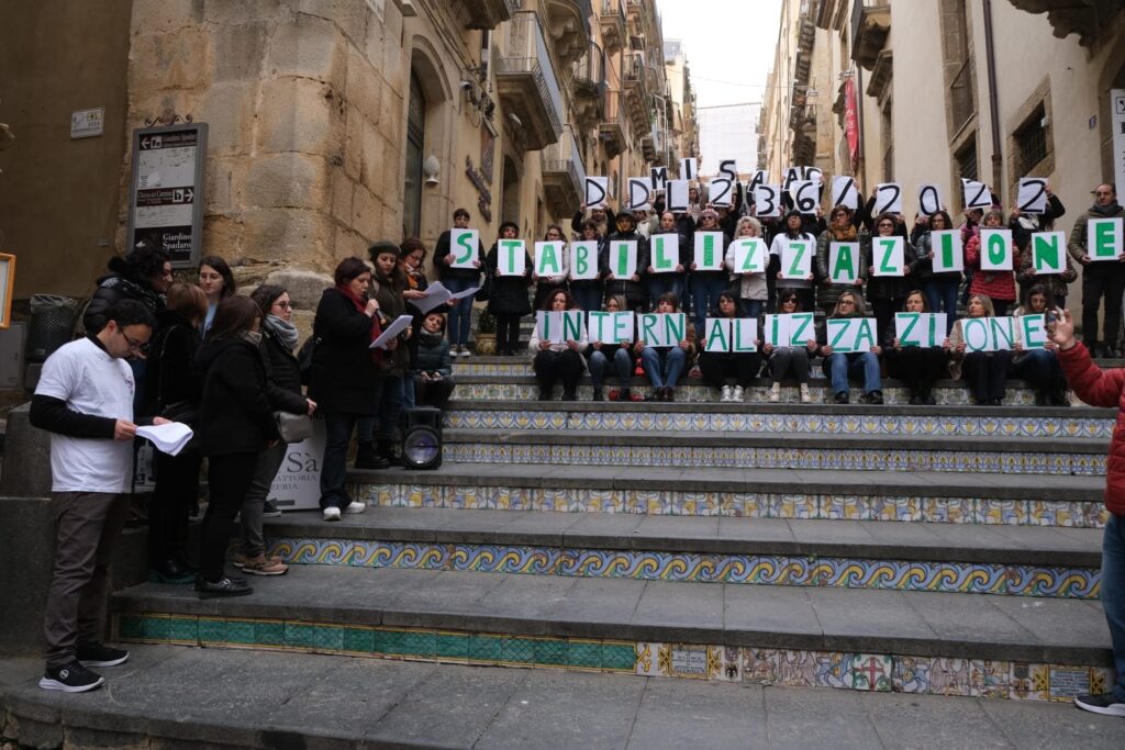 foto dei flash mob a sostegno dell’iniziativa legislativa tenutisi in tutta Italia