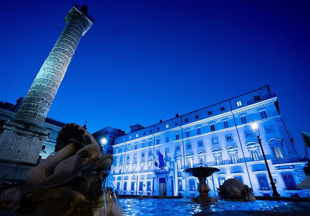 Giornata nazionale del mare, Palazzo Chigi si illumina di azzurro -