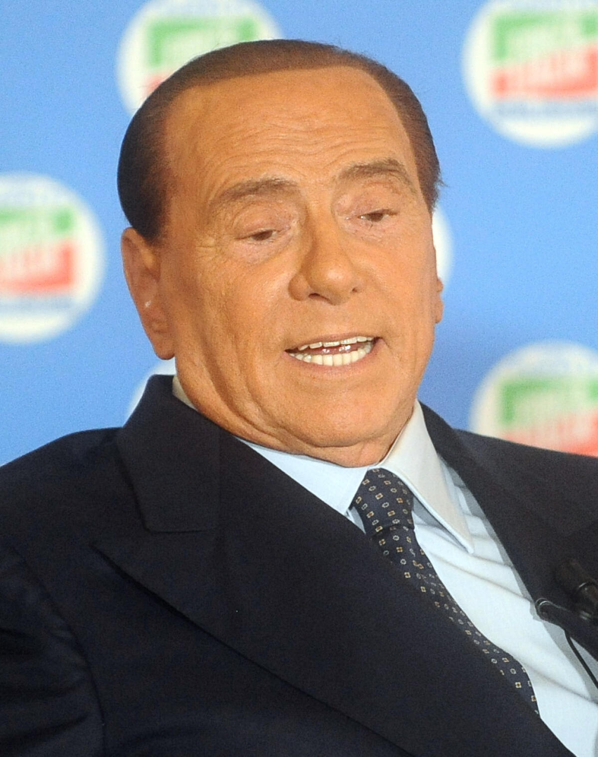 Silvio Berlusconi, la "spallata" alla scuola della Repubblica -