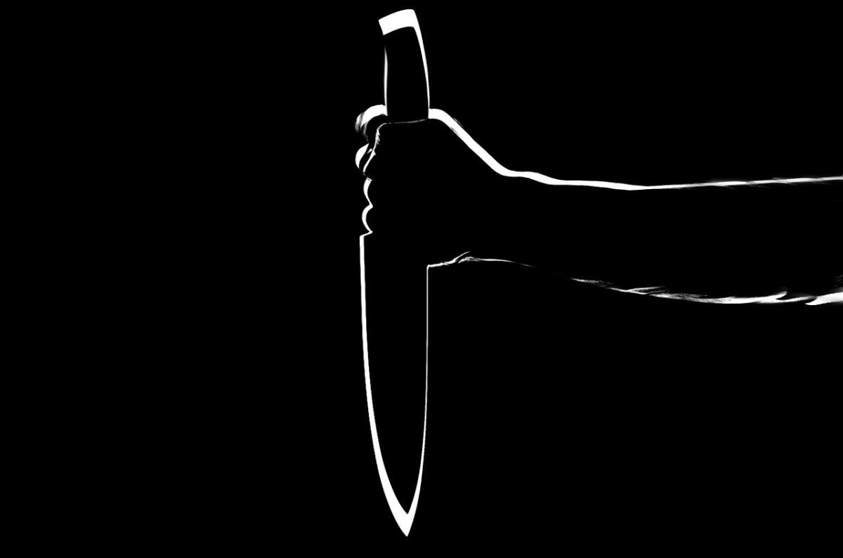 Docente accoltellata. La vicenda si complica. Il dramma della prof.ssa e il futuro del ragazzo all'angolo -