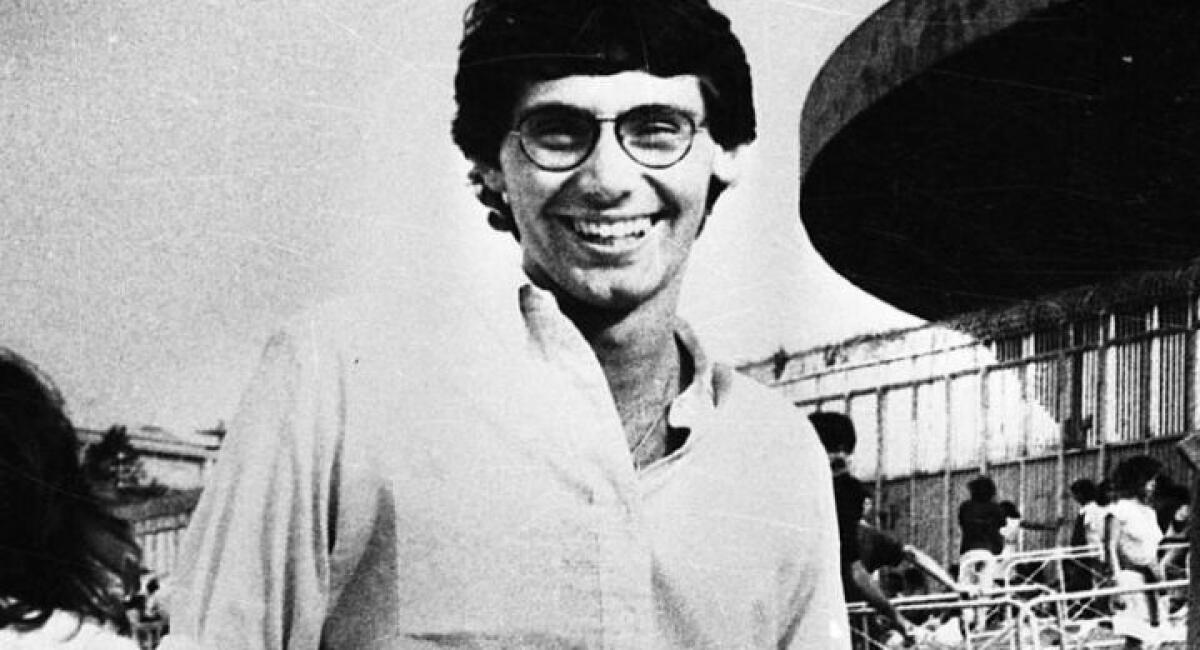 Giancarlo Siani, 38 anni dall'omicidio. Storia di un giornalista troppo poco sentita nelle classi italiane -