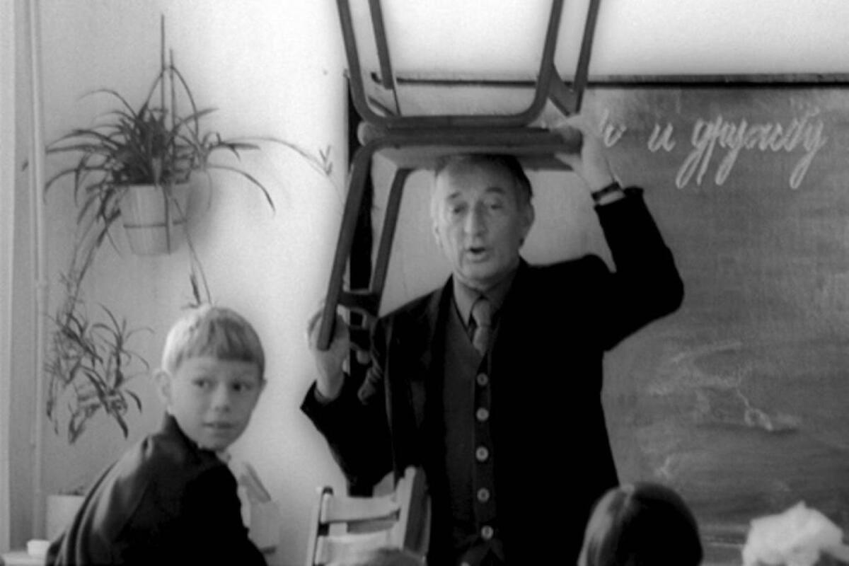 Gianni Rodari, il maestro che raccontava la realtà con la sua fantasia - 