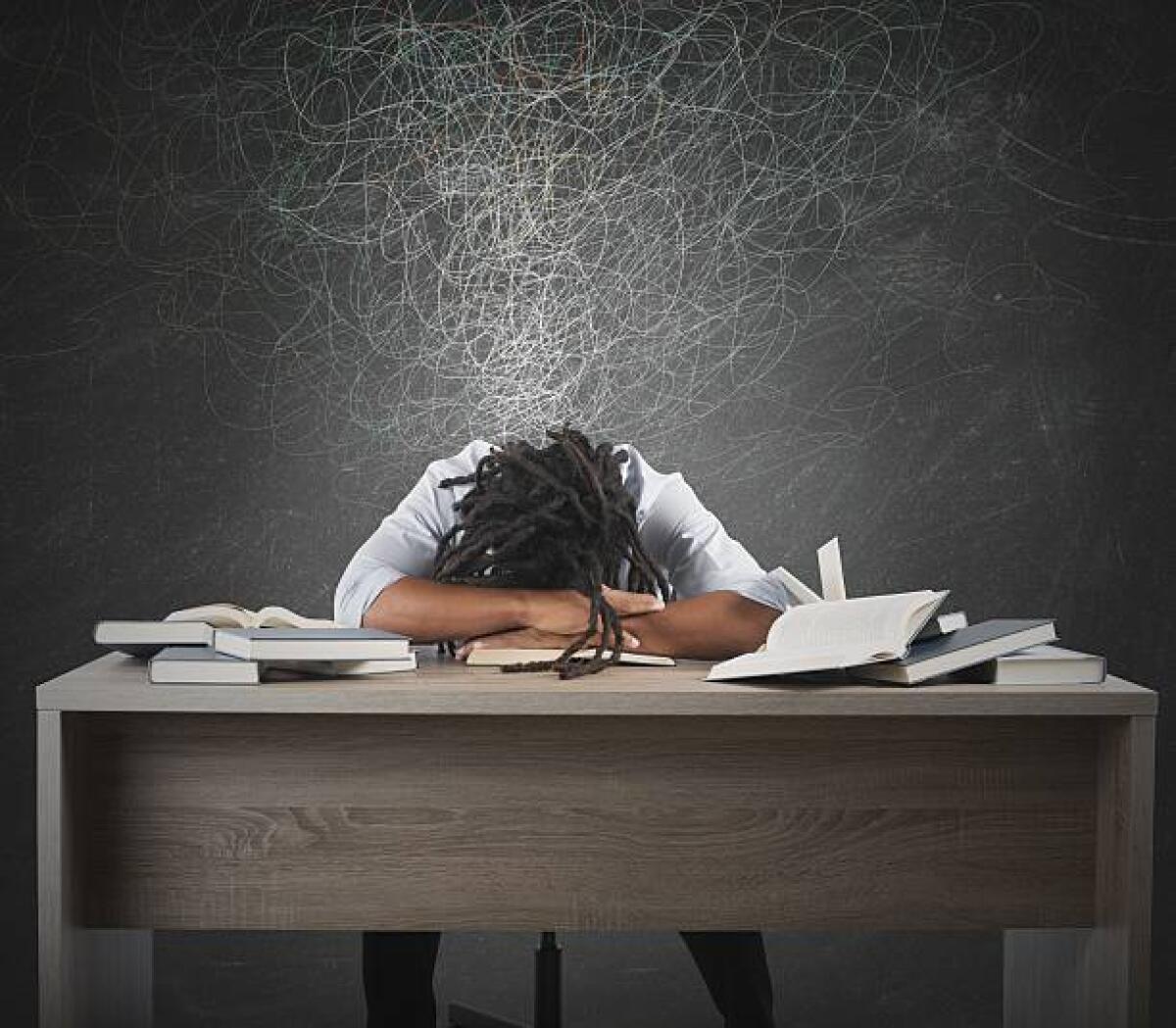 SBC: la filosofia della scuola è dividere - Man tired of studying dreaming over books