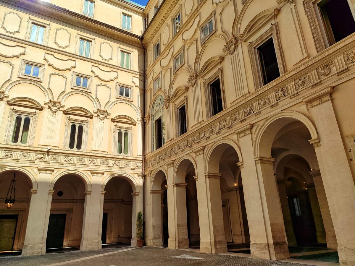 FIABADAY 2023 Studenti in piazza per dire no all'indifferenza che genera le barriere - Cortile porticato di Palazzo Chigi