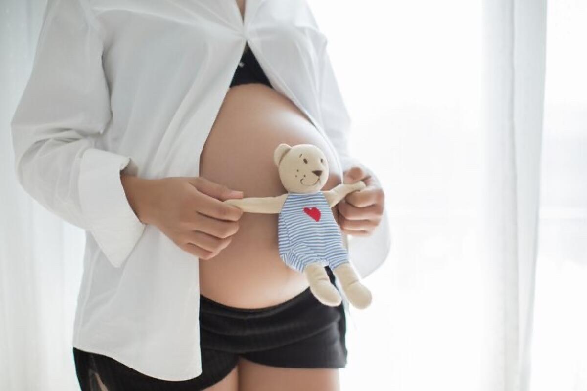 13enne incinta, la madre imputata: breve storia triste del fallimento del buonsenso -