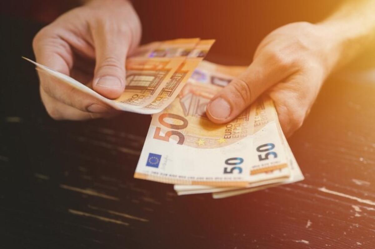 Anief Contesta l'Indennità: Mille Euro per Docenti Fuori Sede, Ma Non Per Tutti - 