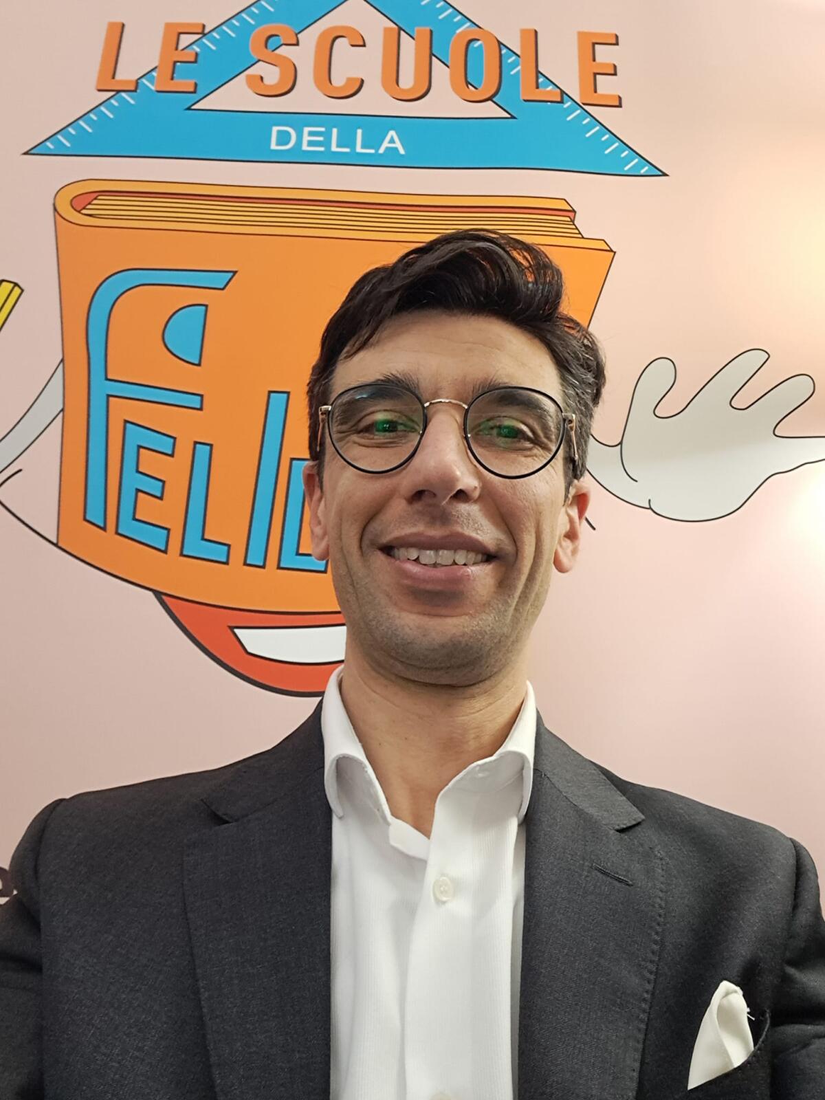 Le scuole della felicità - Intervista al prof. Laudisi, candidato al premio "Italian teacher award 2024" -