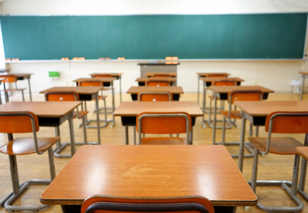 Agenti a scuola? FLC CGIL: il Ministro si occupi di Istruzione - 