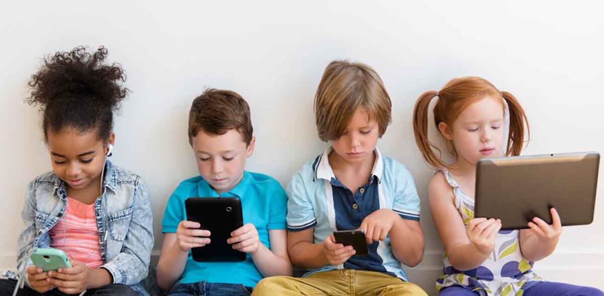 Scuola e smartphone. "L'opportuno" che diventa "divieto" -