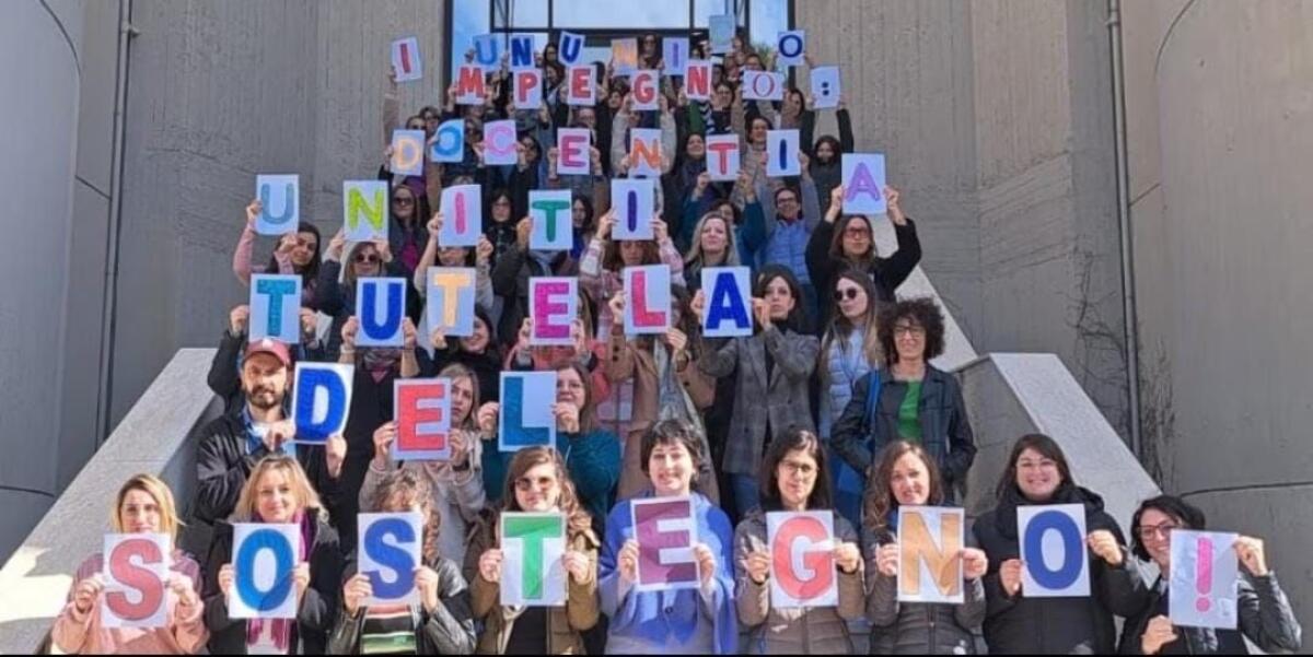 Sostegno - Il posto fisso non è più una certezza: flash mob degli insegnanti a Palermo - 