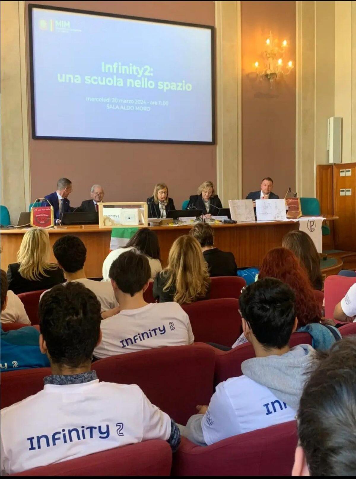 Stem, “Infinity2: una scuola nello spazio” con il Sottosegretario Frassinetti -