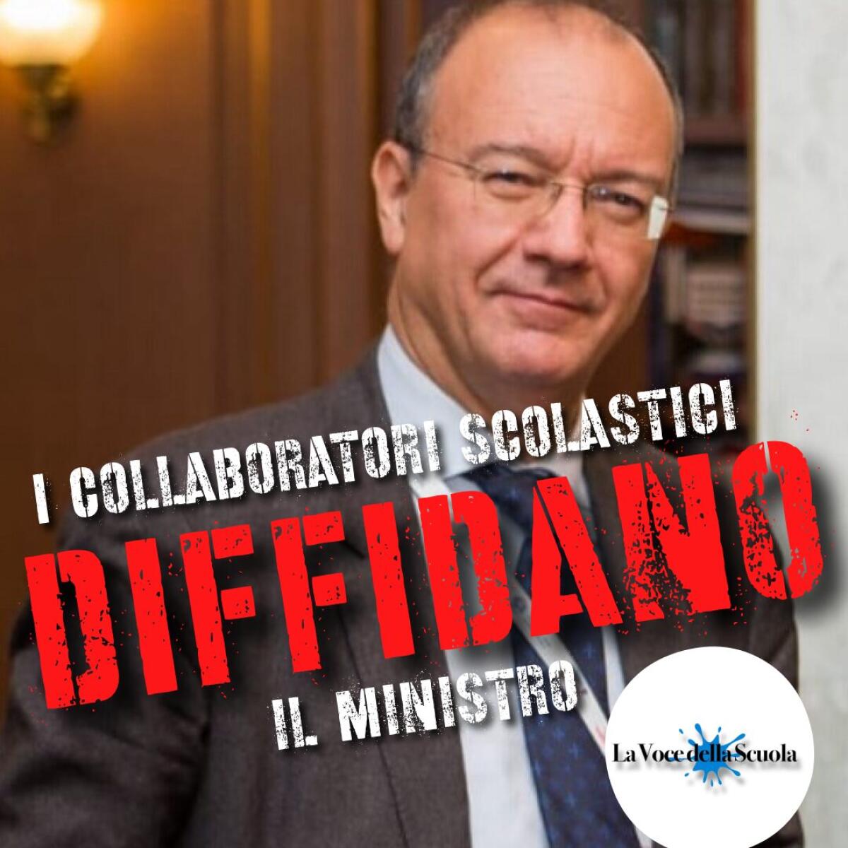 I Collaboratori scolastici diffidano il Ministro -