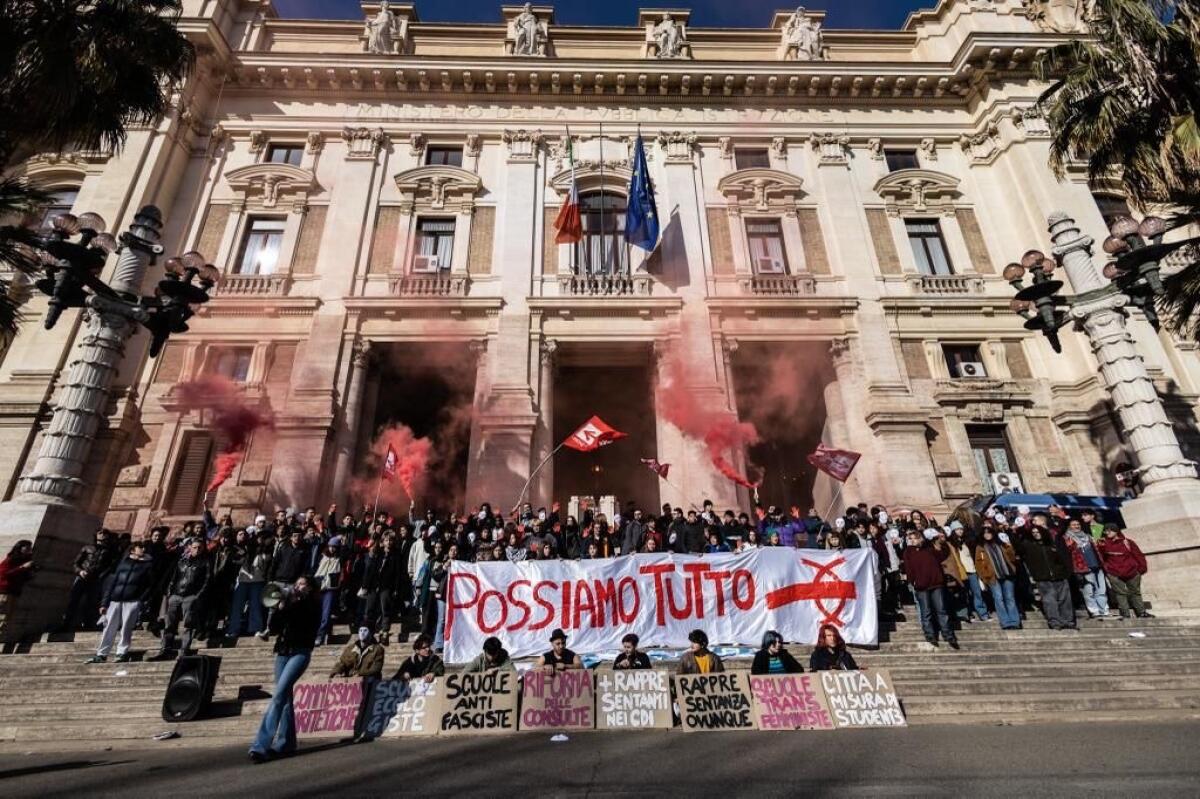 Protesta degli Studenti: Presentato disegno di legge sulla partecipazione senza noi -