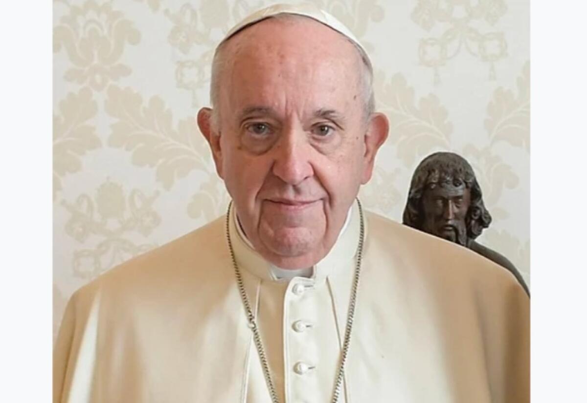 "C'è frociaggine", e allora? A casa sua ognuno si esprime come gli pare, anche il Papa -