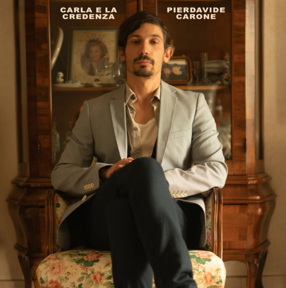 Carla, la credenza e la mediocrità quotidiana -