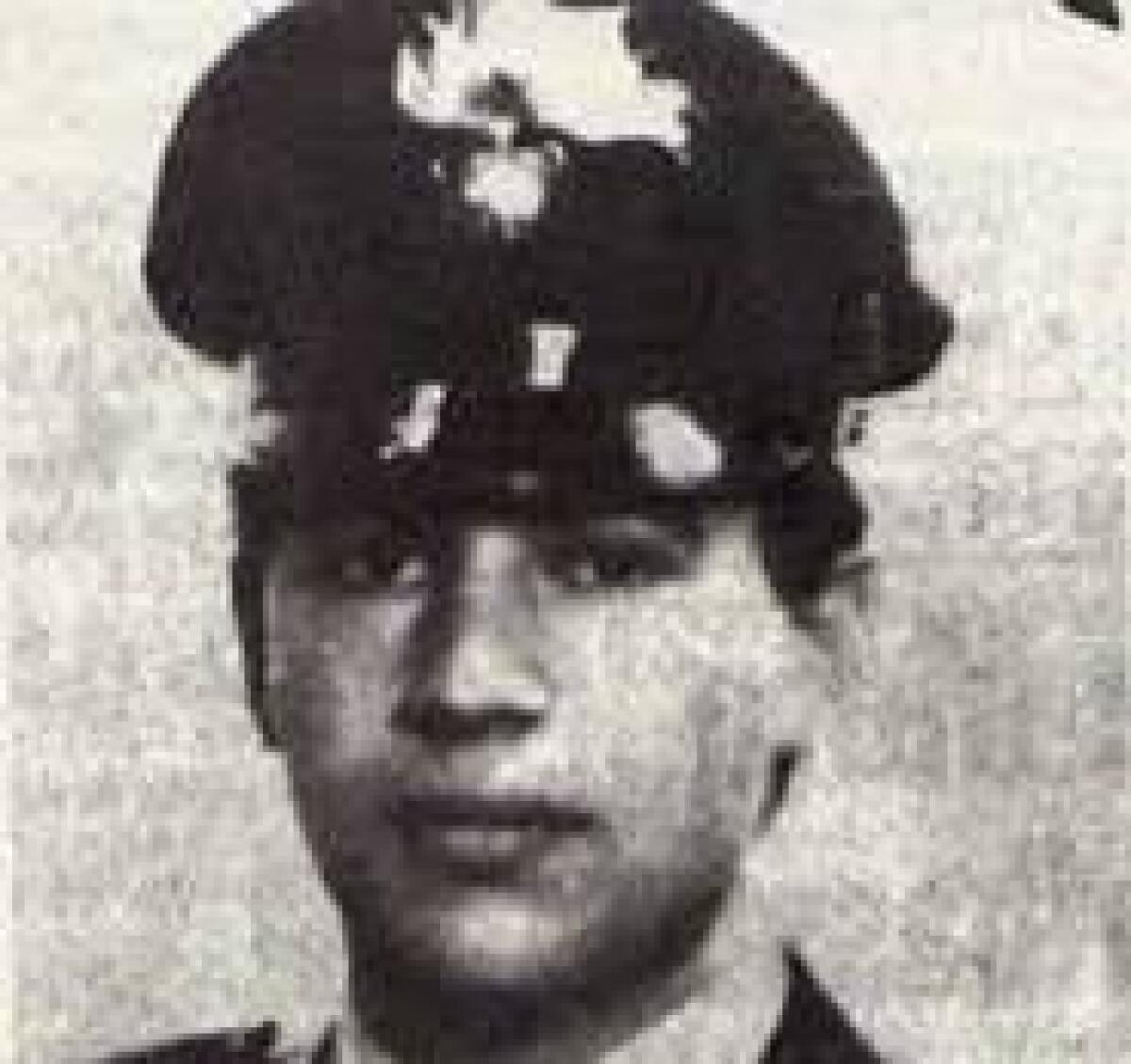 Commemorazione del giovane carabiniere Pietro Ragno, vittima innocente della ndrangheta. Giovanissima studentessa calabrese: " Molte sono le vittime innocenti fra le forze dell'ordine che con onestà e coraggio ogni giorno con il loro operato si impegnano -