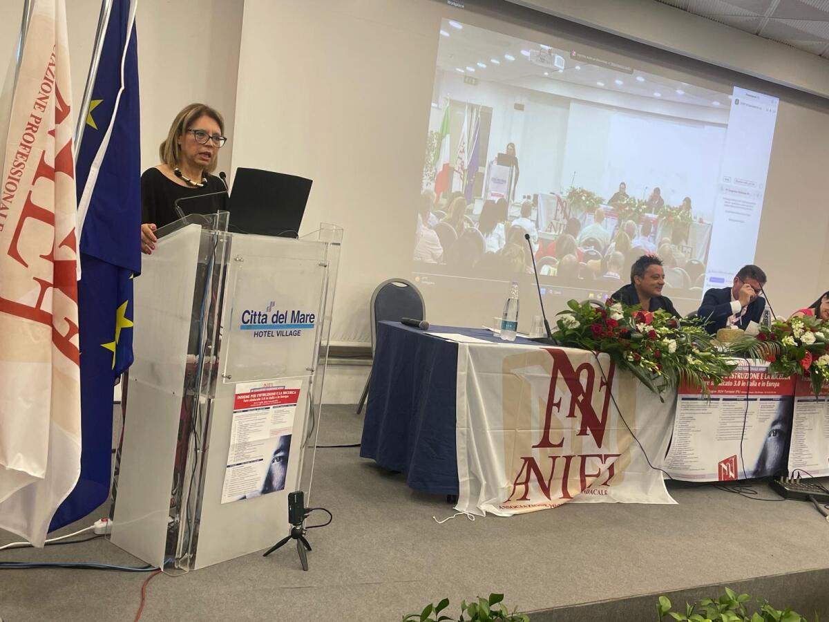 Bucalo (FDI) celebra le riforme del Governo Meloni al Congresso Nazionale ANIEF -