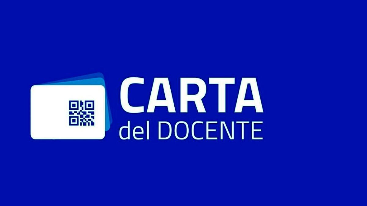 Carta docente 2024/25: negata ai precari e verso una riduzione degli importi per i docenti di ruolo -