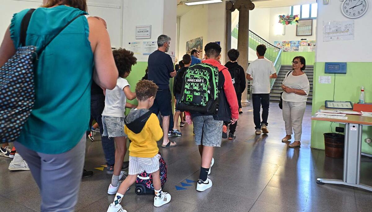 Scuola: in Liguria primo giorno, mancano 1300 insegnanti Oltre a 287 docenti di sostegno. 160 mila studenti al via - La prima pagina del modello 730 2021. ANSA/ WWW.AGENZIAENTRATE.GOV.IT +++ NO SALES, EDITORIAL USE ONLY +++