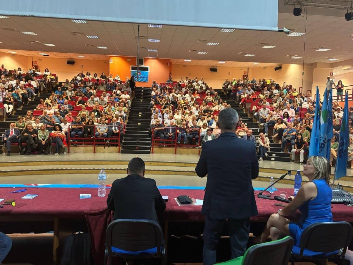 Napoli, Manifestazione Uil Scuola Rua: D’Aprile: “Personale Ata in condizione di emergenza, meritano diritti, non concessioni” -