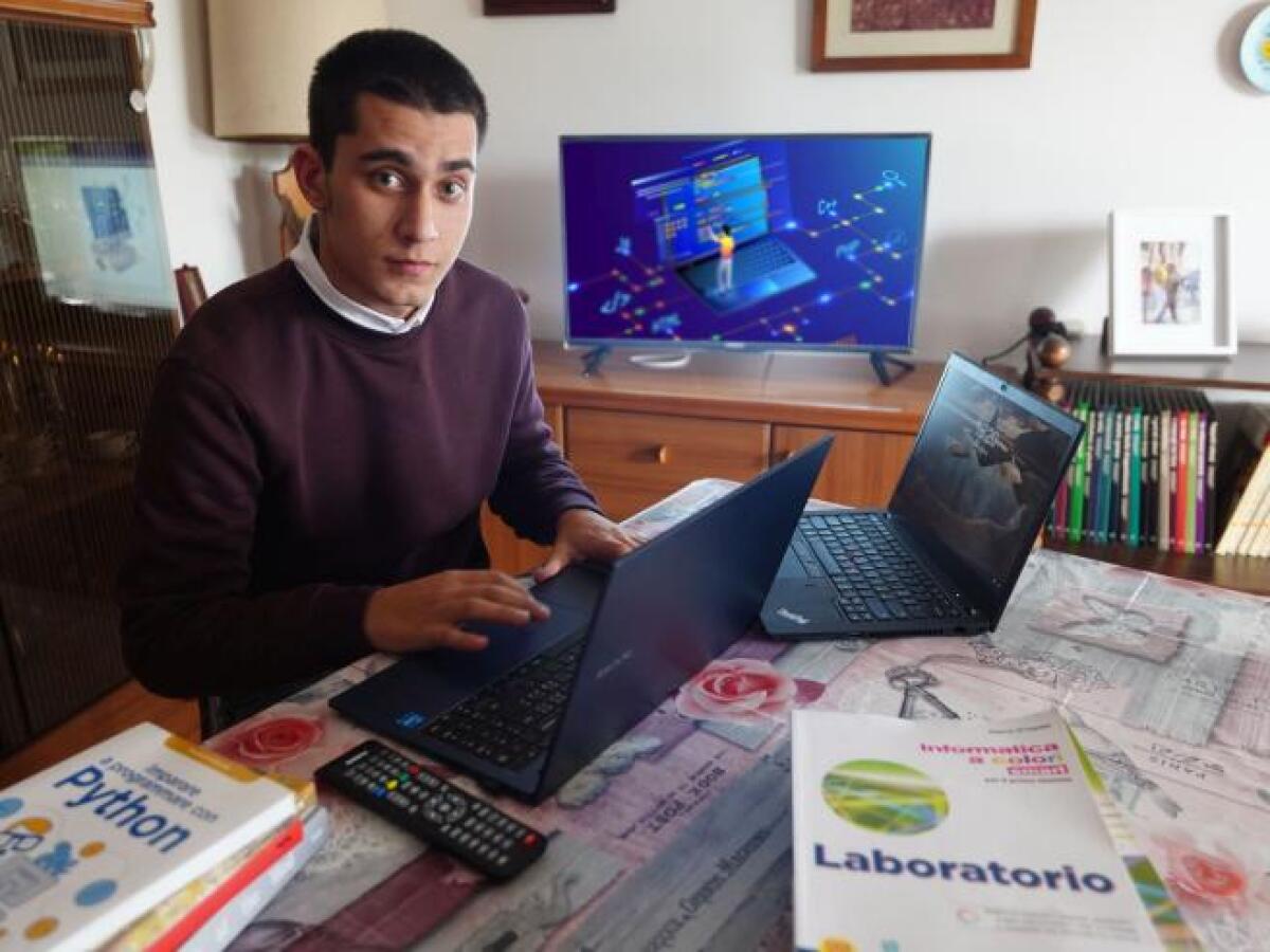 Di ruolo a 19 anni? Si può: la storia di Simone -