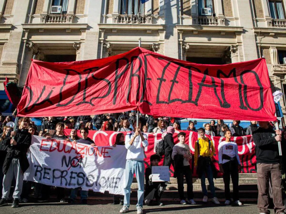 No-Meloni Day: studenti in piazza tra proteste e tensioni -