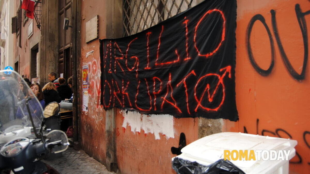 Liceo Virgilio occupato: arriva la contro occupazione di genitori e preside. Valditara: segnale civile ed educativo - 