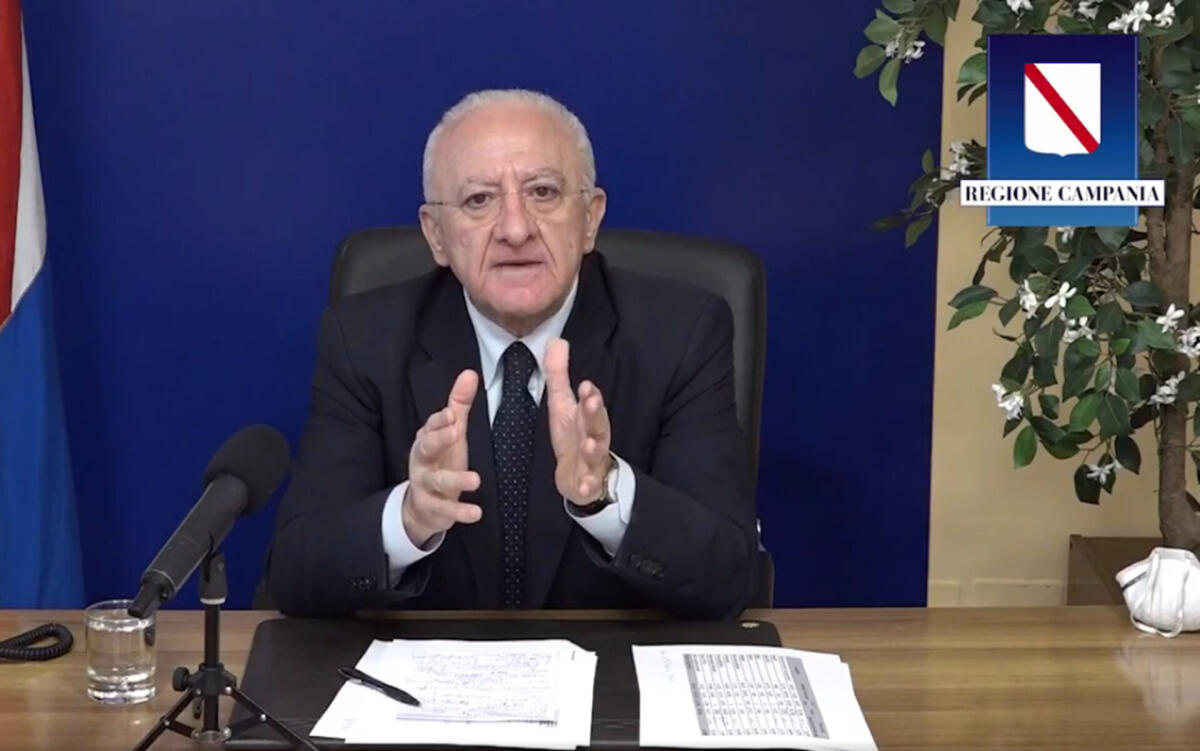 Dimensionamento scolastico: De Luca torna alla carica. Nuovo stop del Tar della Campania -