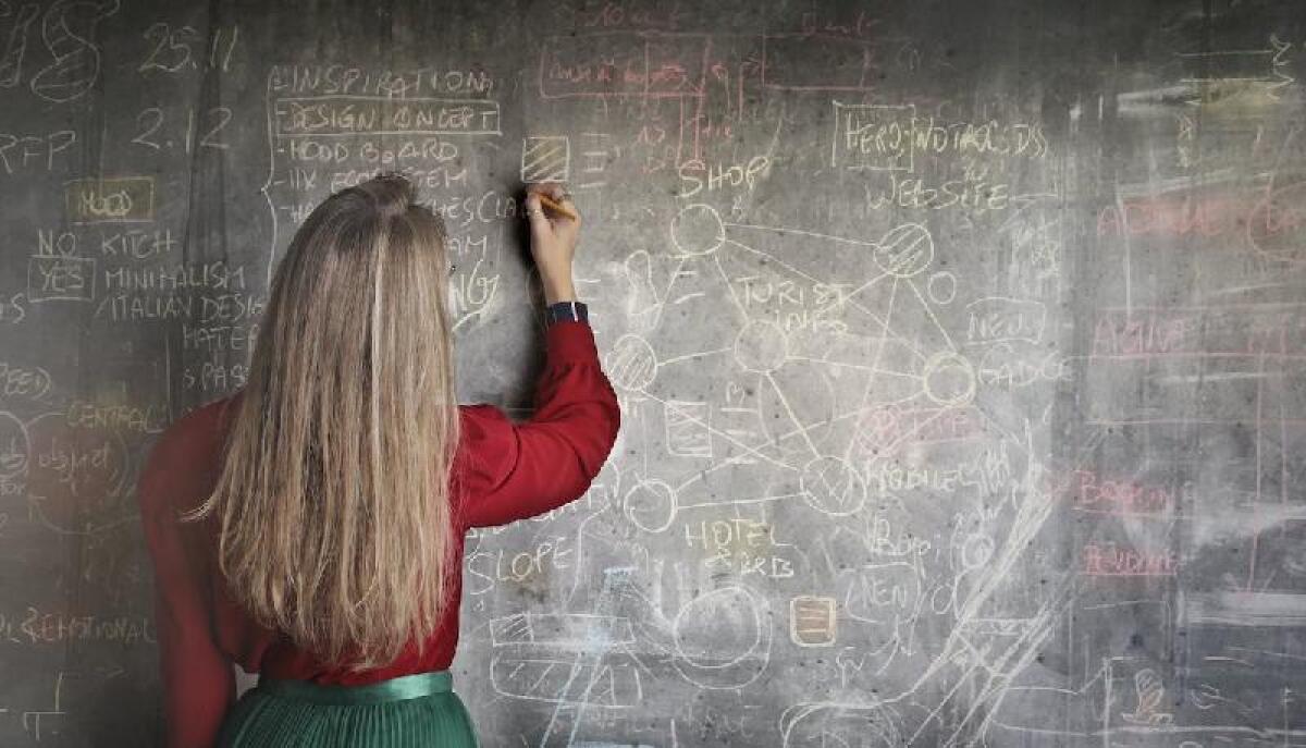 Ecco perché i corsi INDIRE non sono un regalo -