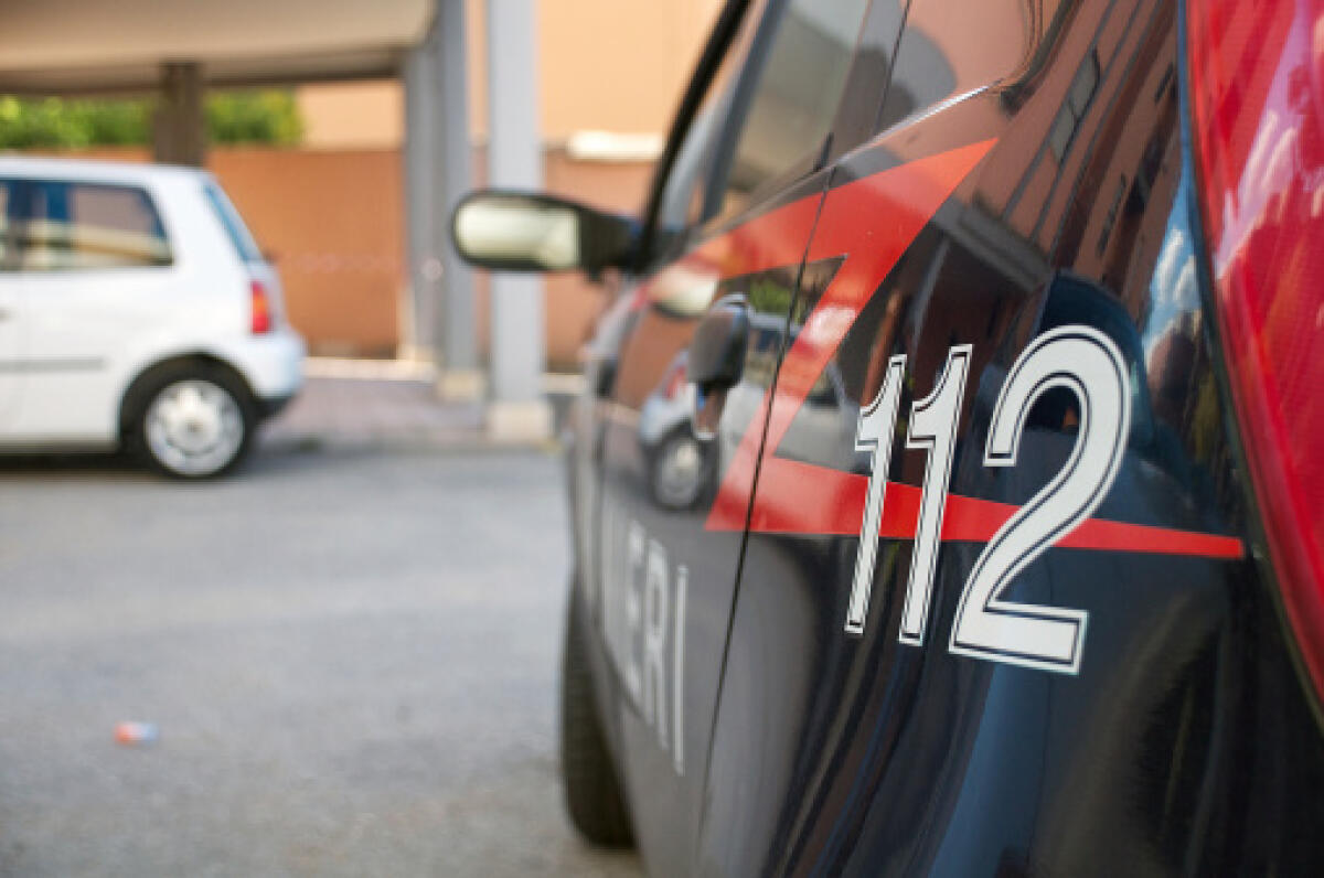 Sfondano la porta dell’asilo e saccheggiano la mensa: ennesimo furto a via Carlo Fadda - Carabinieri (Italian police force) car. Italy
