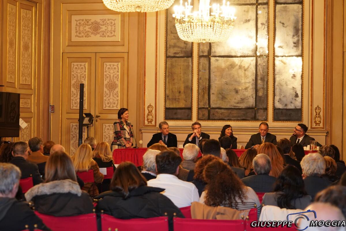 Presentata a Napoli la collana “Palepolis”, celebrazione della grandezza partenopea. Tra gli autori il principe Emanuele Filiberto e Alessandro Cecchi Paone -