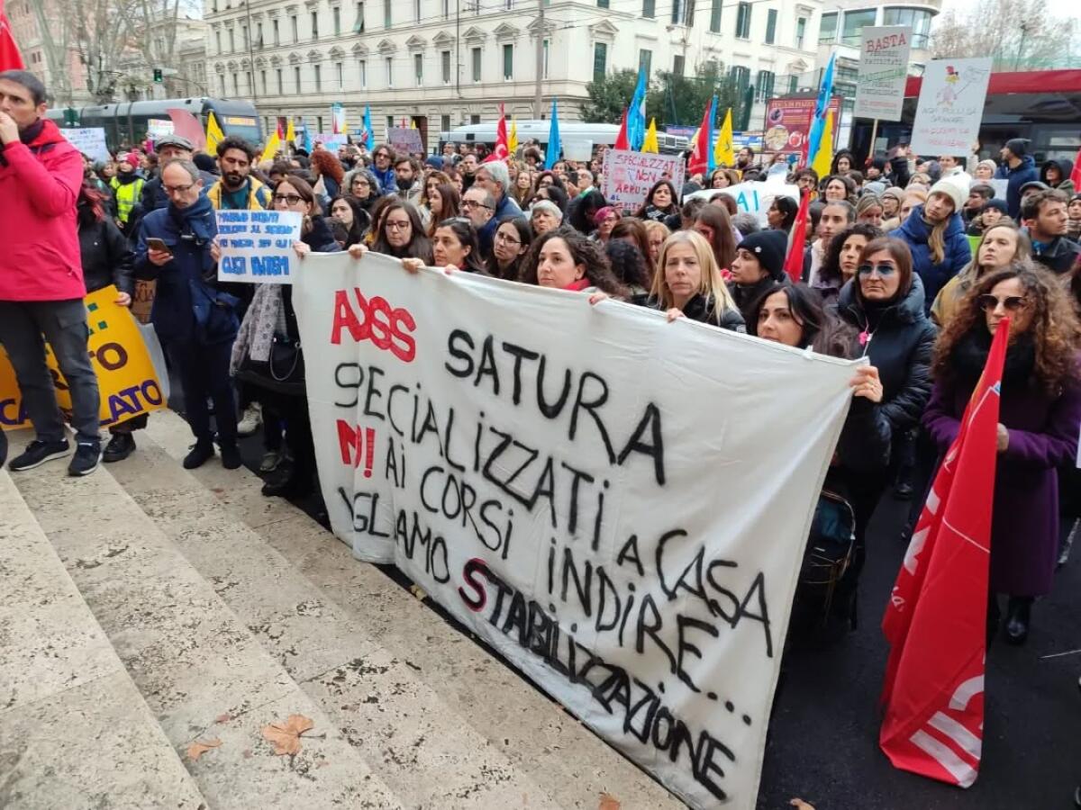 Docenti di sostegno: il CDS lancia l’allarme sui corsi INDIRE e sulla mancata programmazione. Pronti a tutelare la categoria -