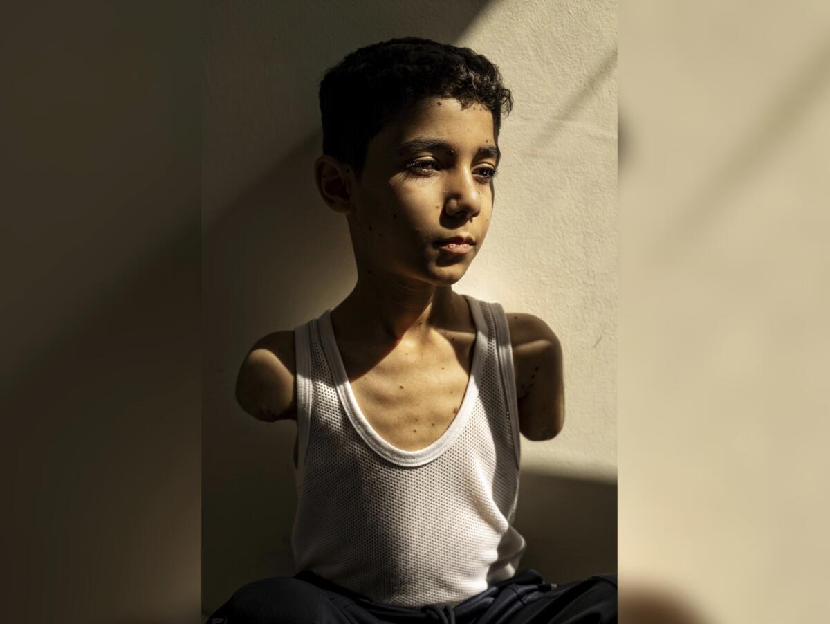 I bambini abusati non vincono premi, non hanno fotografi ma solo pedopornografi: la foto di Mahmoud commuove il mondo, quelle delle vittime di abusi restano invisibili -