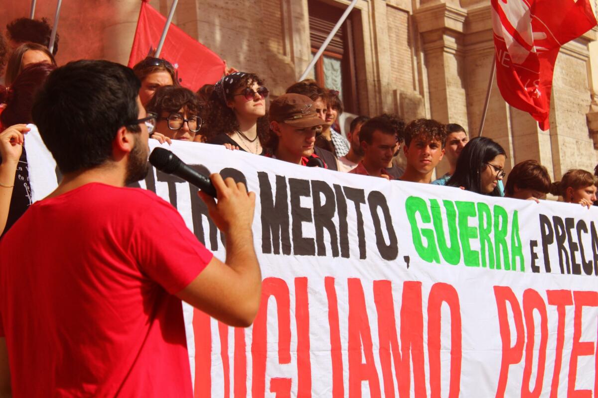 5 morti e migliaia di infortuni sul lavoro per gli studenti solo negli ultimi mesi: la denuncia dell’unione degli studenti -