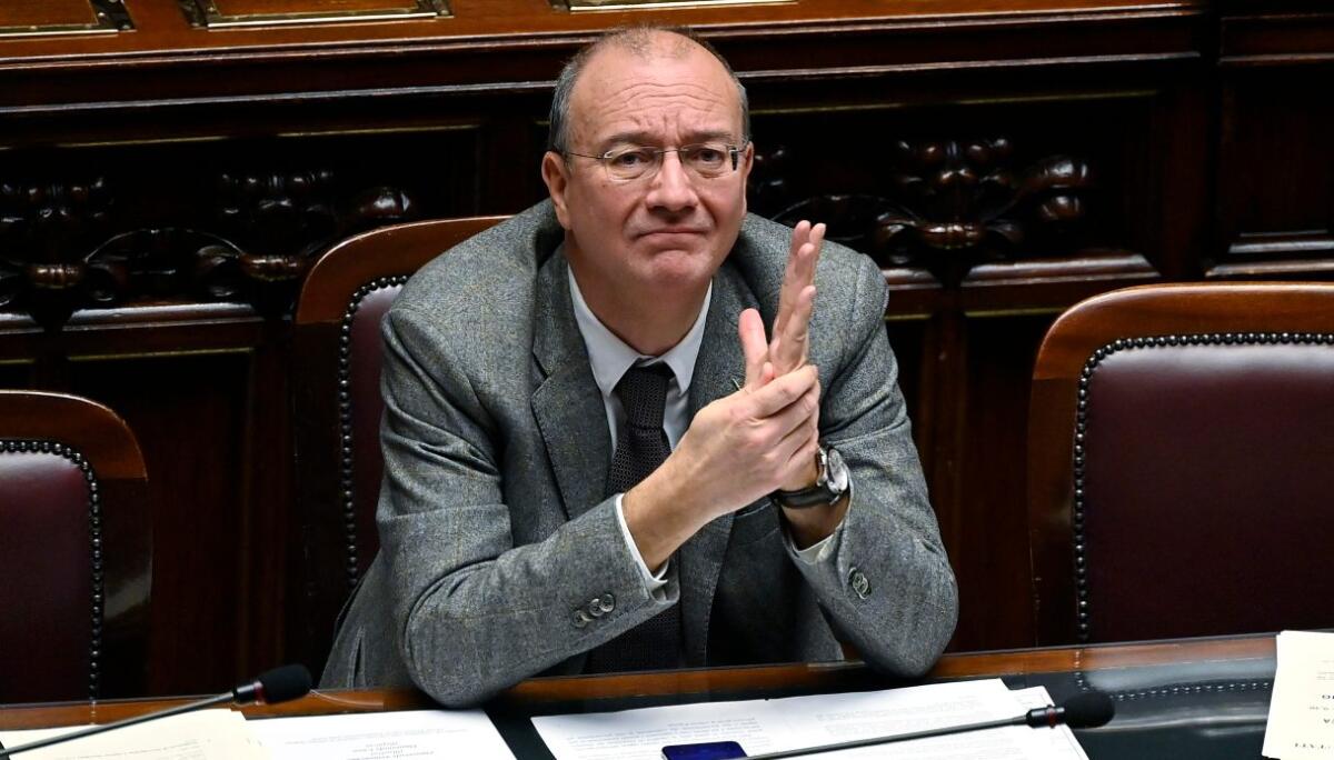 Scuola, circolare Valditara lede libertà d’insegnamento. FLC CGIL: va ritirata -