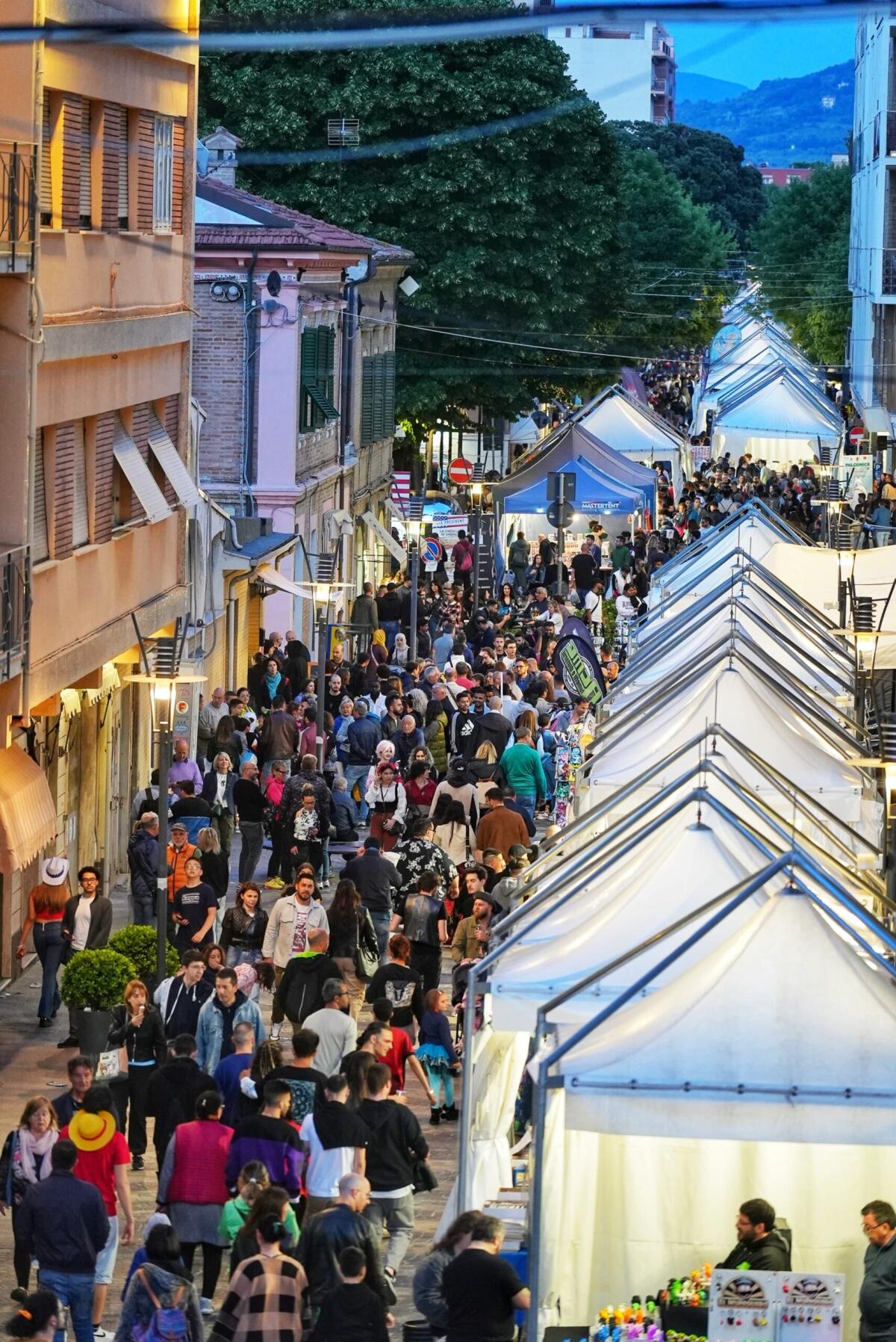 FALCOMICS - Festival della Cultura Pop 23-24-25 maggio 2025 Falconara Marittima (AN) Ingresso gratuito -