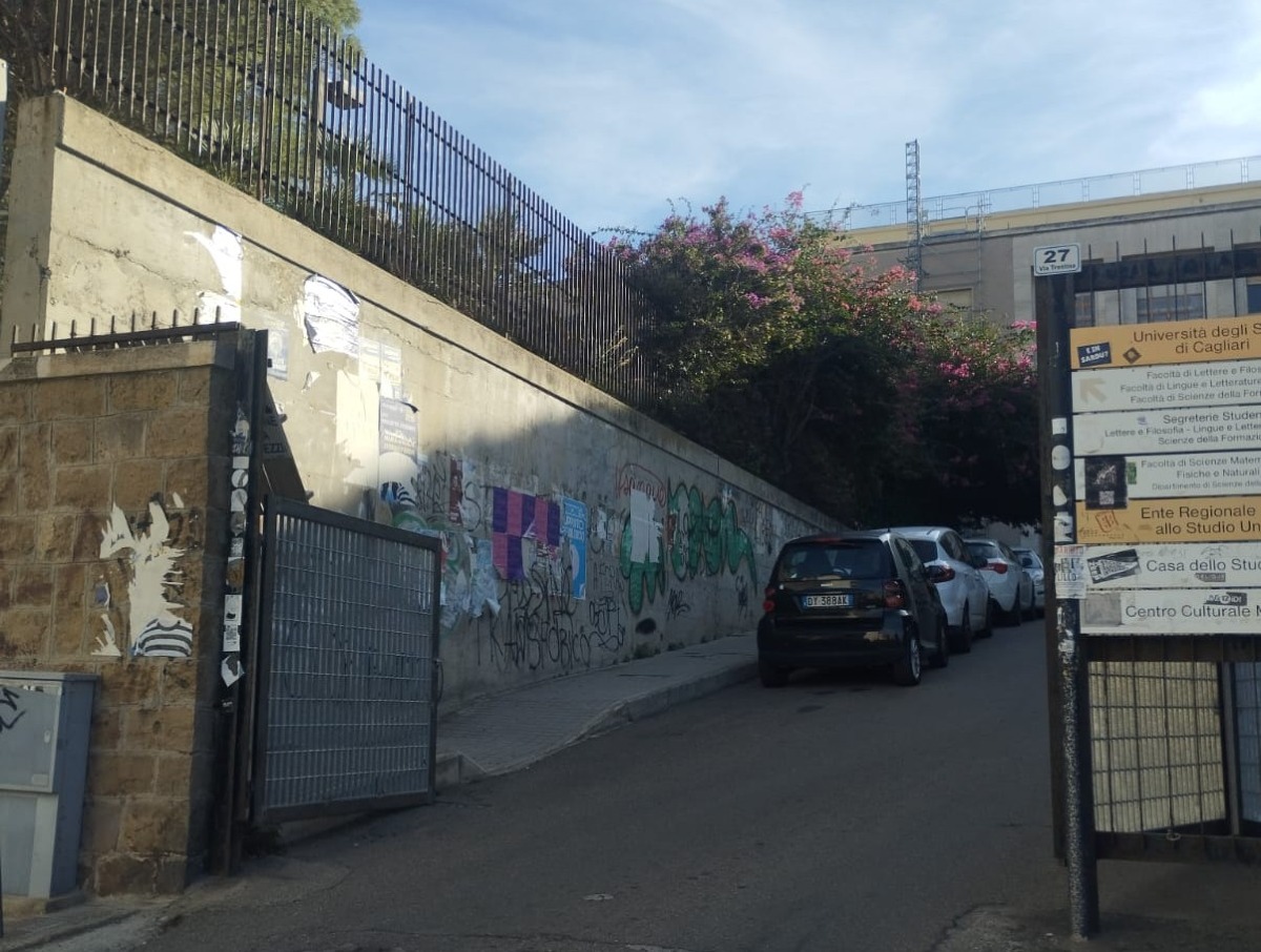 Università di Cagliari: Chiusura notturna e festiva dei parcheggi di via Trentino per contrastare episodi di inciviltà e abbandono rifiuti -