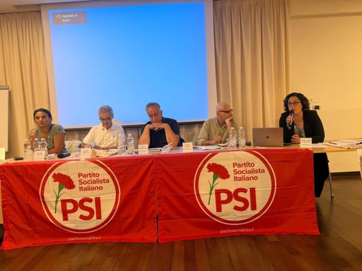 E’ passato da Siena lo “Scuola gran tour” organizzato dal PSI -