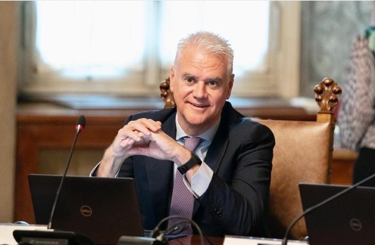 P. Zangrillo e l’annuncio abbagliante dell’aumento contrattuale complessivo. La realtà cambia però con gli anabbaglianti   - 