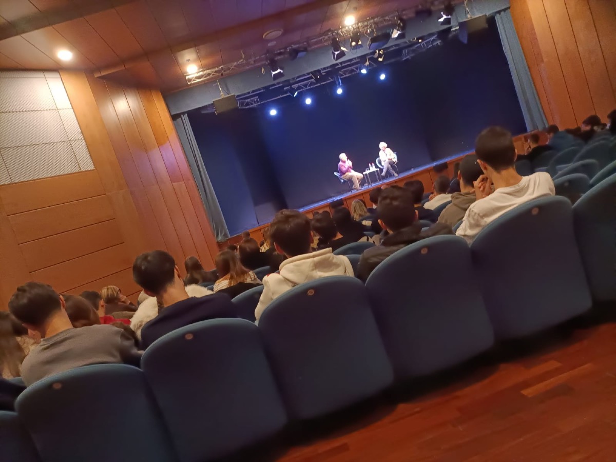 DIRITTI IRRINUNCIABILI: Giuliana Sgrena e gli studenti di Cagliari, lezione di libertà e coraggio - 