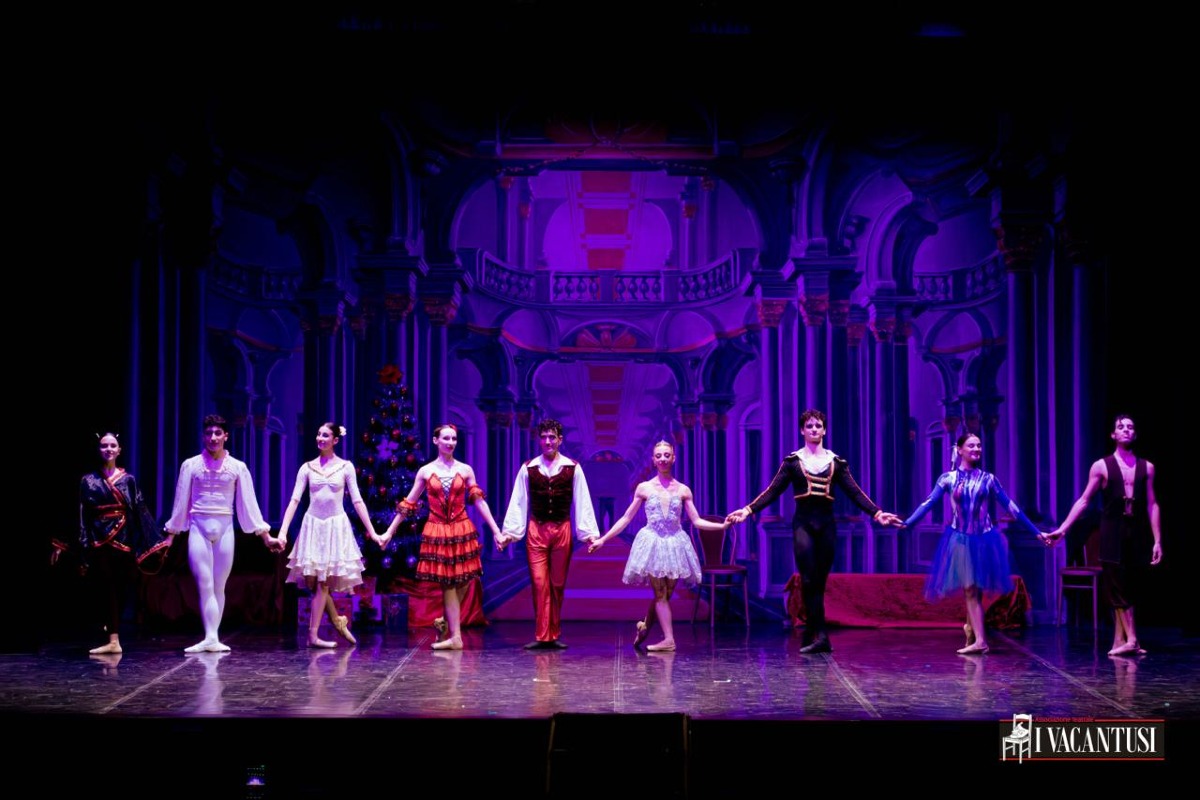 “Lo Schiaccianoci”  incanta il pubblico lametino - 