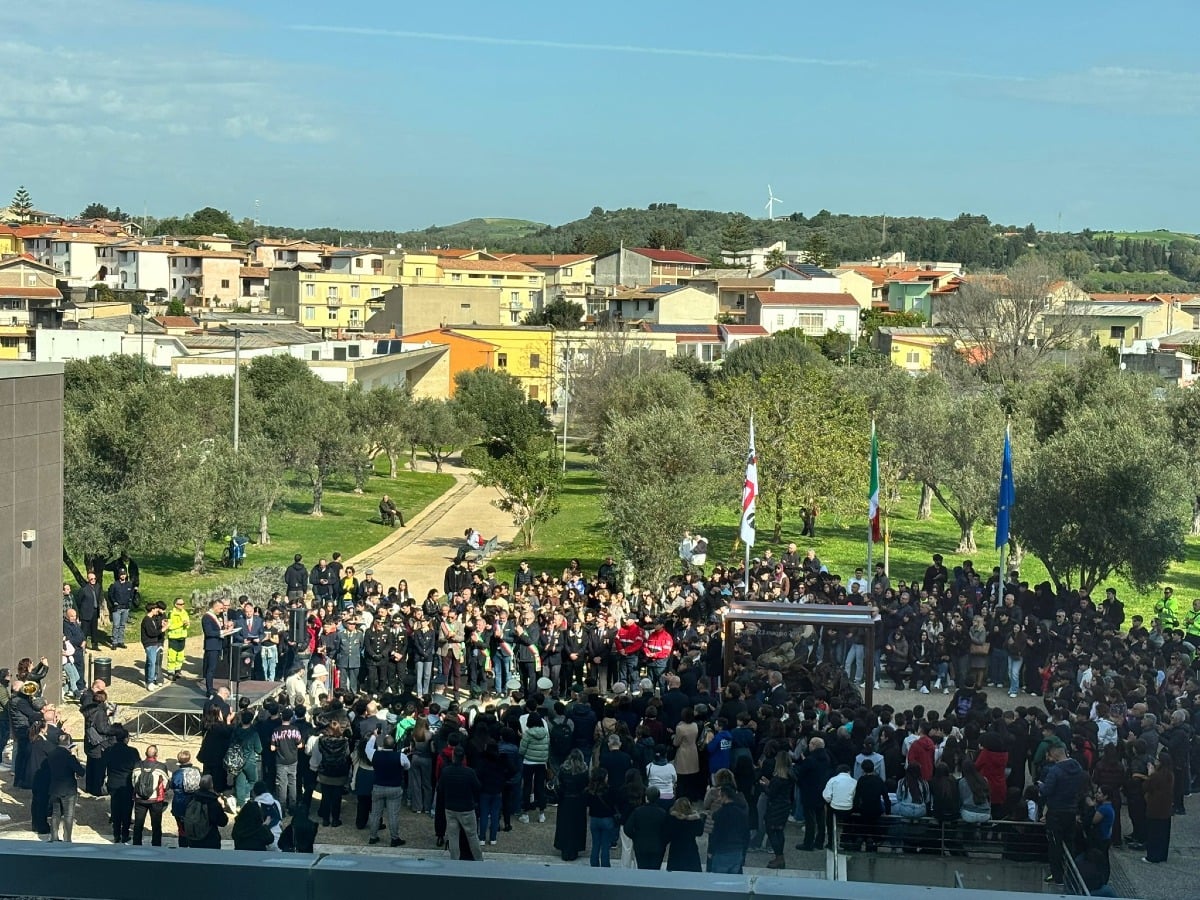 Sanluri ricorda le vittime della mafia: un’iniziativa fortemente voluta dal Comune. Studenti dell’IIS Vignarelli protagonisti dell’accoglienza istituzionale - 