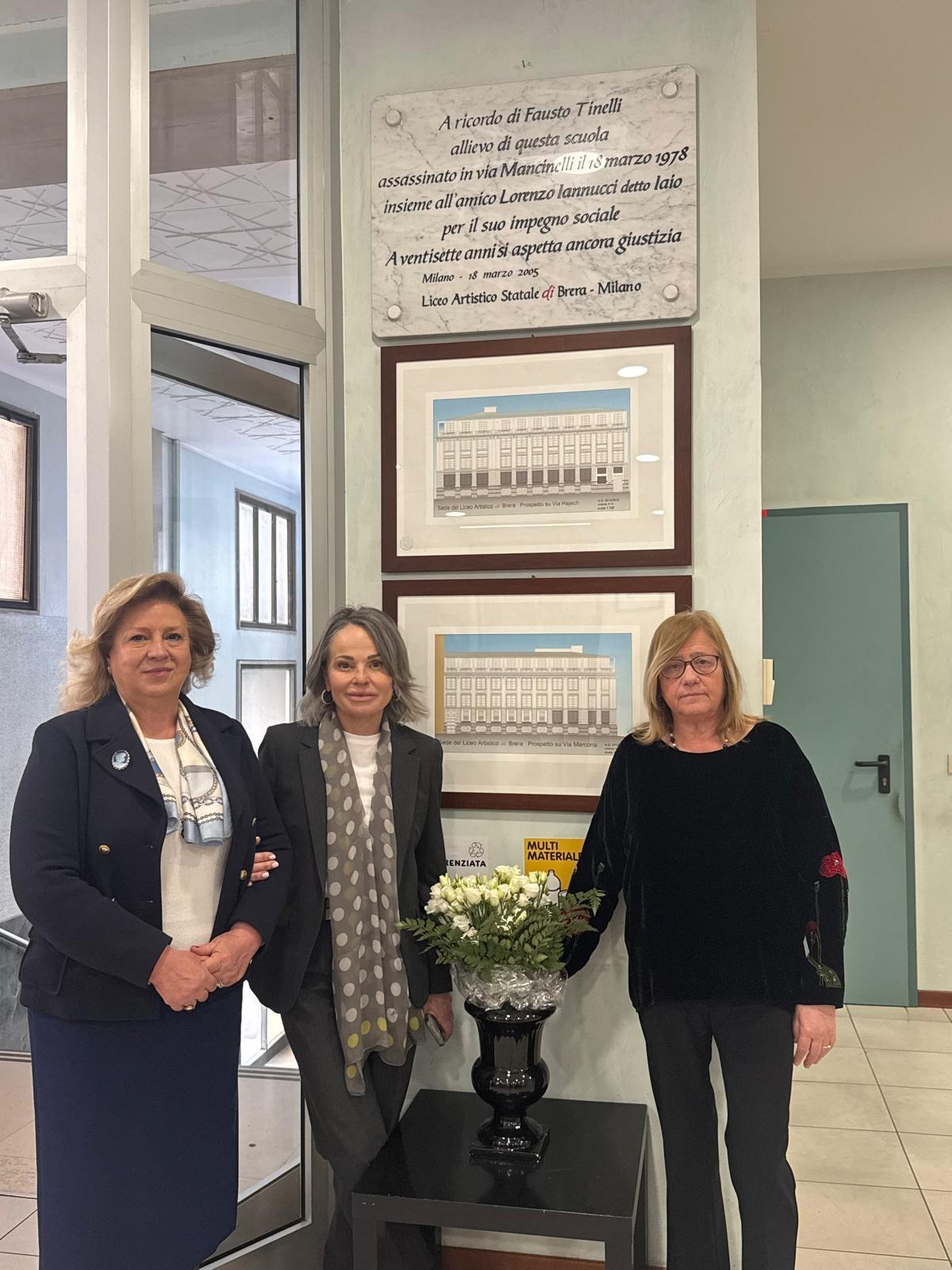 Tinelli, Frassinetti: “I miei fiori sotto la sua targa per ricordare e ribadire che quelle violenze non devono tornare mai più” - 