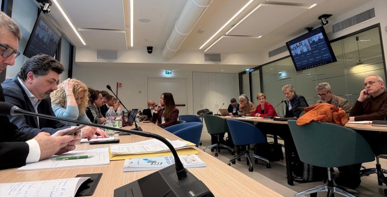 CCNL 2025-2027: parte normativa, la trattativa riparte. Ma il nodo vero è uno solo - 